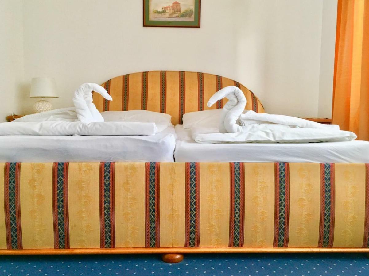 Hotel Wesselenyi Gyor Exterior photo